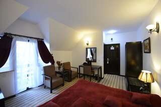 Отель Contele Vladimir Бран Стандартный двухместный номер с 1 кроватью или 2 отдельными кроватями-2