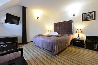 Отель Contele Vladimir Бран Двухместный номер с 1 кроватью и гидромассажной ванной-2